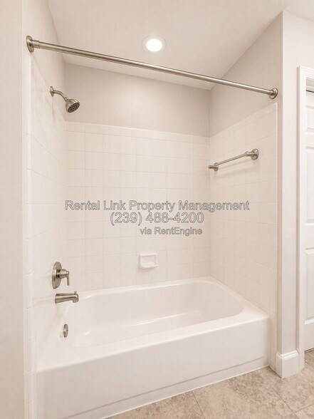 Building Photo - 4009 Crockers Lake Blvd