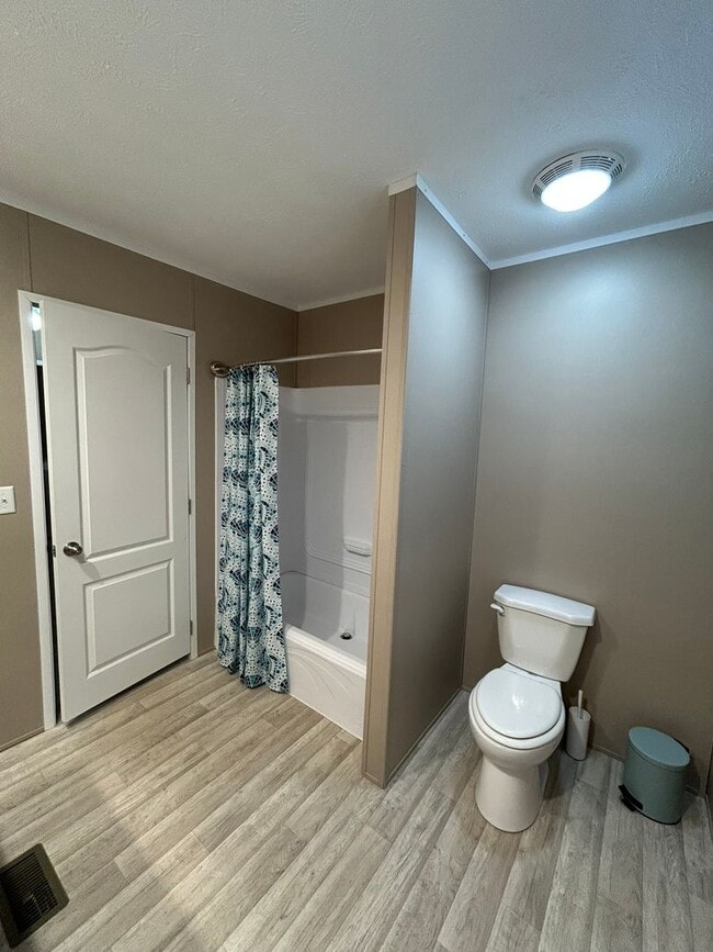 Building Photo - Private 3 Bedroom 2 Bath Home on 4 Acres