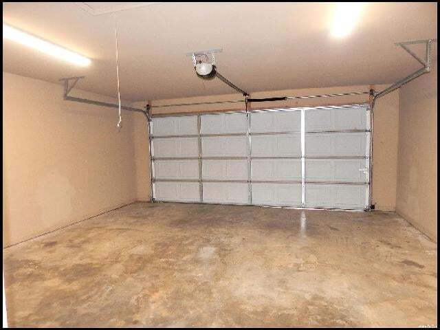 Building Photo - 451 Wisteria Dr