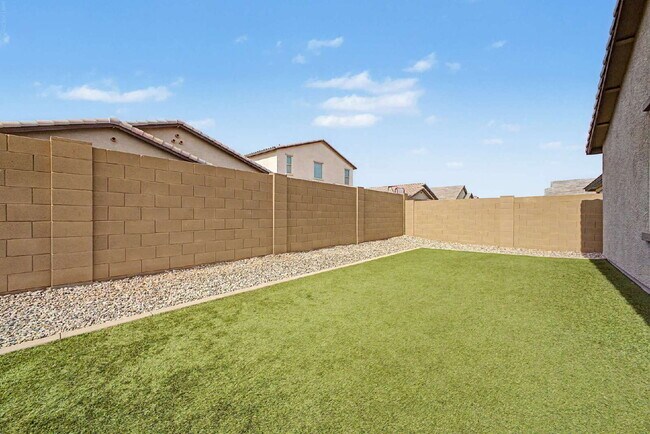 Building Photo - Glendale Home