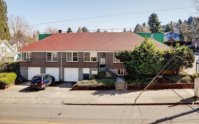 Building Photo - 6005 E Burnside St