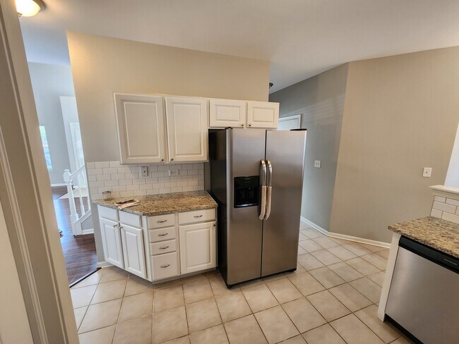 Building Photo - 991 Park Hill Cir