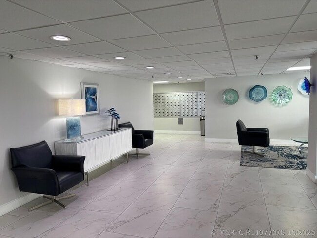 Building Photo - 3221 S Ocean Blvd