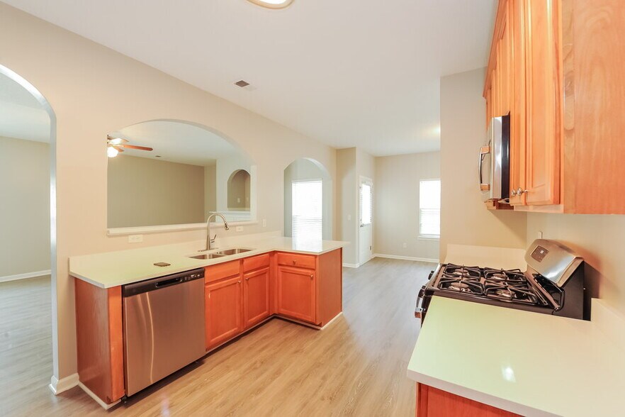 Building Photo - 16 Cottage Trce