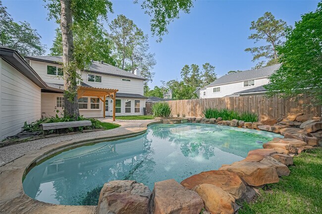 Building Photo - 3 Roserush Ct