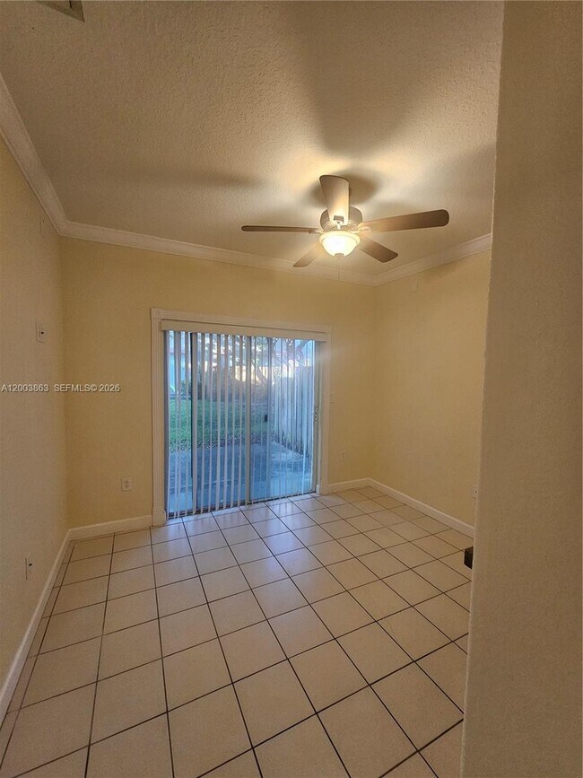 Building Photo - 1543 SE 25th St