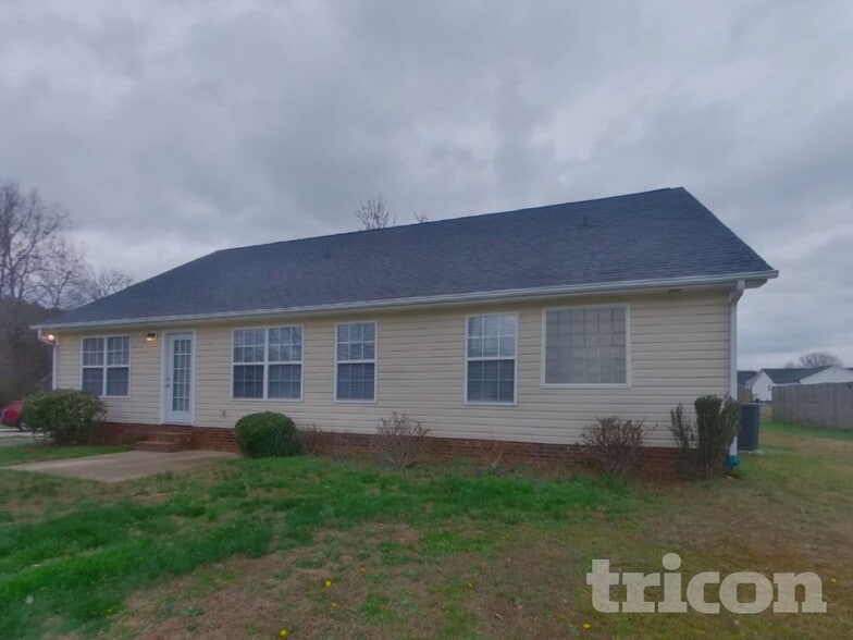 Building Photo - 1229 Grace Ct