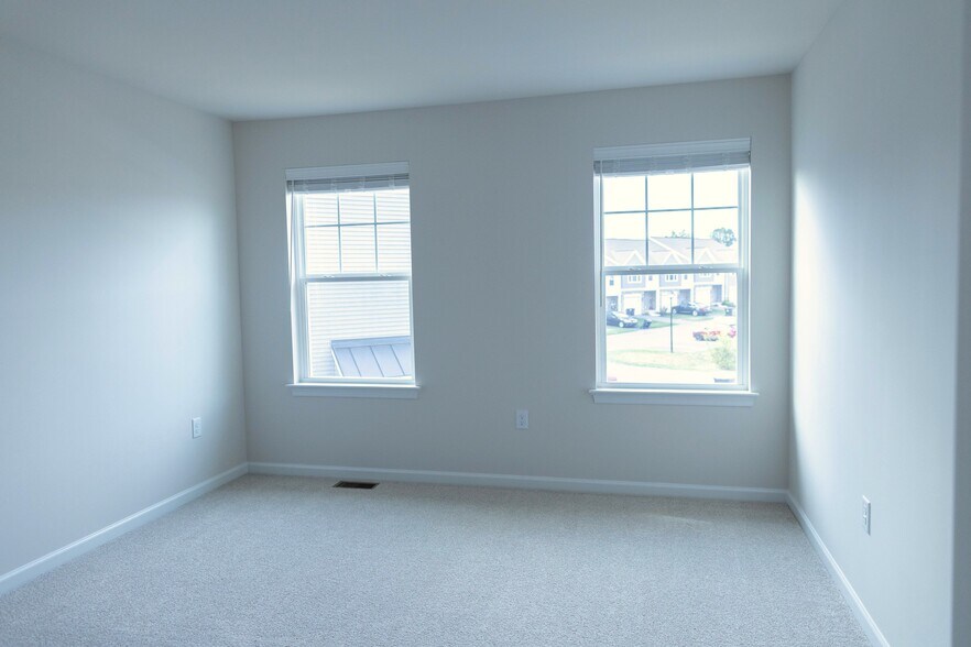 Building Photo - 83 Beech Tree Ct