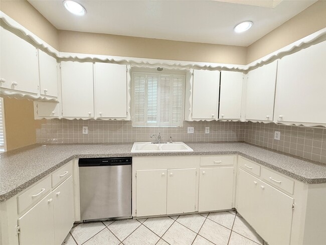 Building Photo - 9231 Stroud Dr