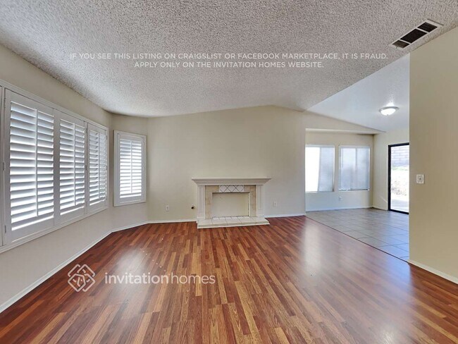Building Photo - 15111 Wavecrest Dr