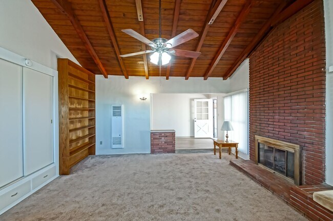 Building Photo - ***$500 OFF FIRST MONTHS RENT*** SPACIOUS, BRIGHT & AIRY, 3BR2BA HOME W/ GREAT OUTDOOR SPACE, LAR...