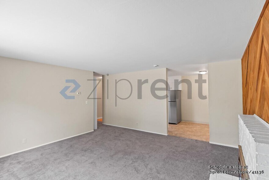 Building Photo - 1385 Vernal Dr