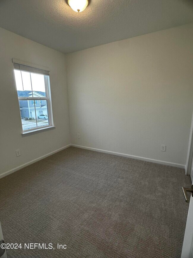 Building Photo - 315 Brandon Lks Dr