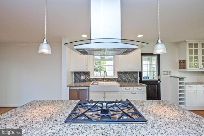 Building Photo - 2412 Rockbridge St