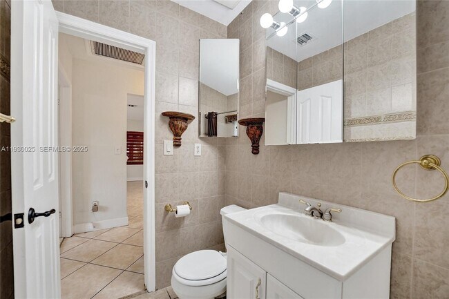 Building Photo - 2611 Roosevelt St