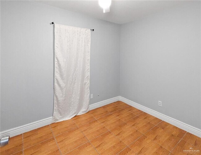 Building Photo - 30 N N Dakota St