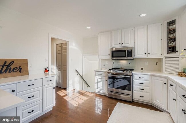 Building Photo - 119 E Padonia Rd