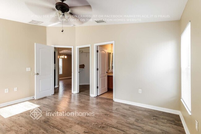 Building Photo - 15656 Greyrock Dr