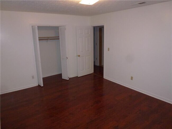 Building Photo - 181 Paper Mill Rd