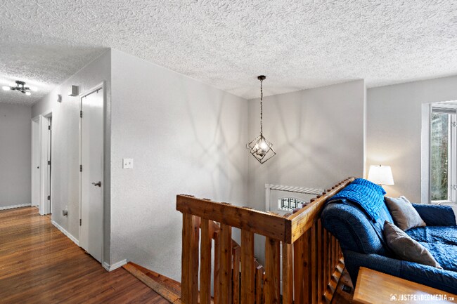 Building Photo - 9202 Cam Island Cir