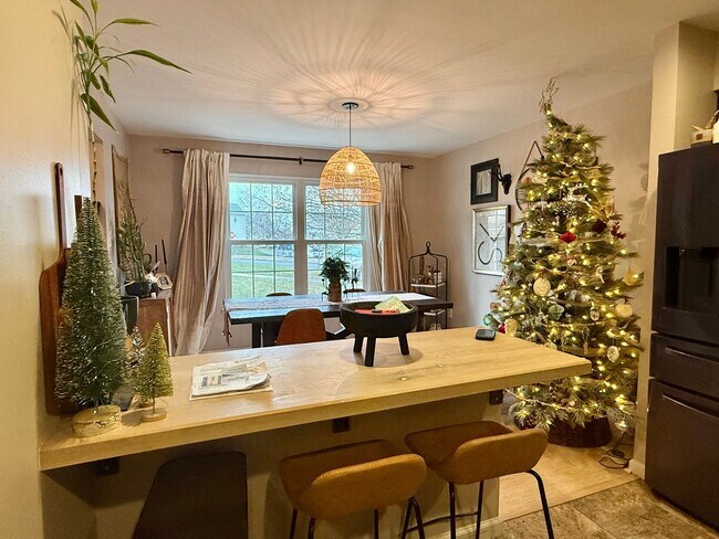 Building Photo - 602 Hamilton St