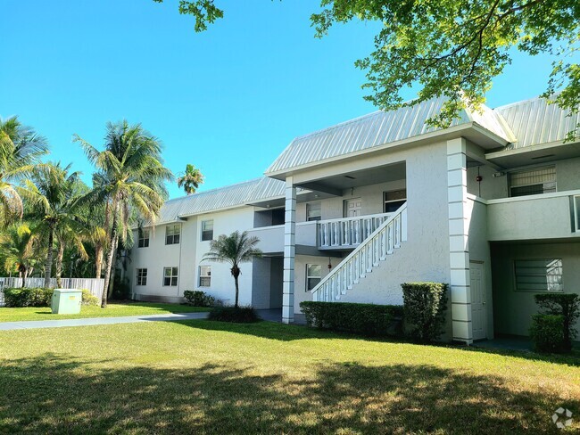 Building Photo - 17255 SW 95th Ave