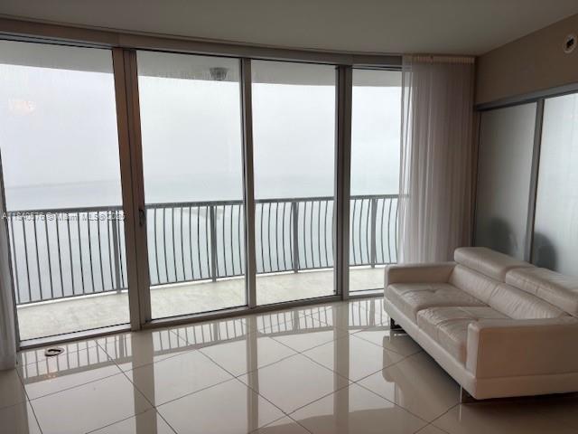 Building Photo - 1750 N Bayshore Dr