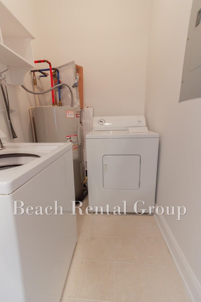 Building Photo - 2029 Silvercrest Dr