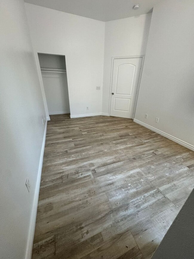 Building Photo - 3760 E Calle De Carlos