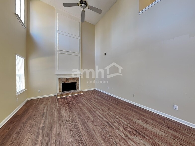 Building Photo - 4369 Windmoor Dr NW