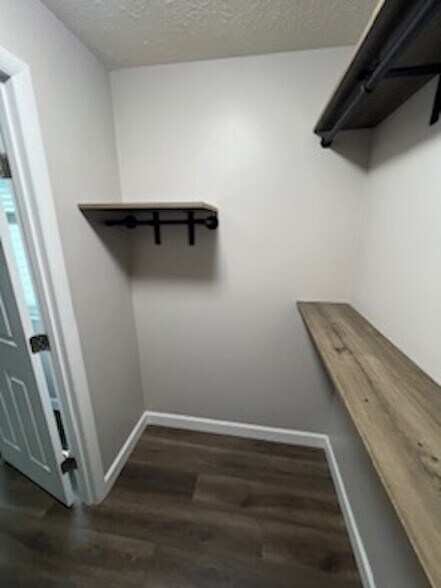 2nd Bedroom Walk-in Closet - 8892 Eagleview Dr