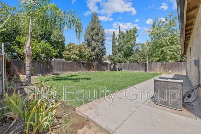 Building Photo - 4346 W Rialto Ave