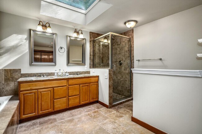 Building Photo - Outstanding Lake Sammamish Views. Private ...