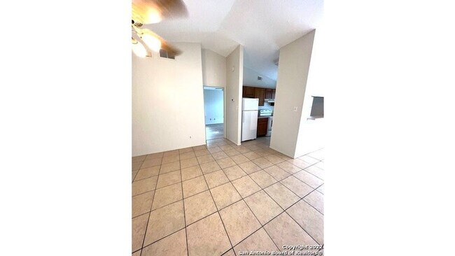 Building Photo - 117 Whisper Way