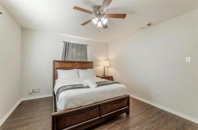 Building Photo - 1123 E Sycamore St