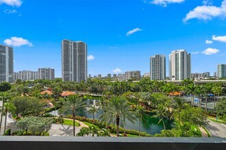 Building Photo - 19101 NE 36th Pl