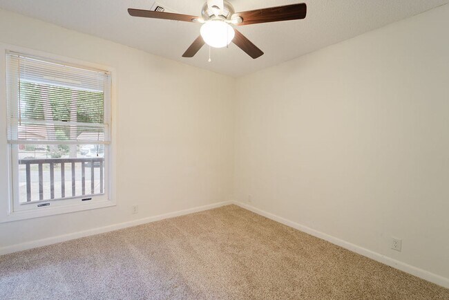 Building Photo - 26 Orantes Pl