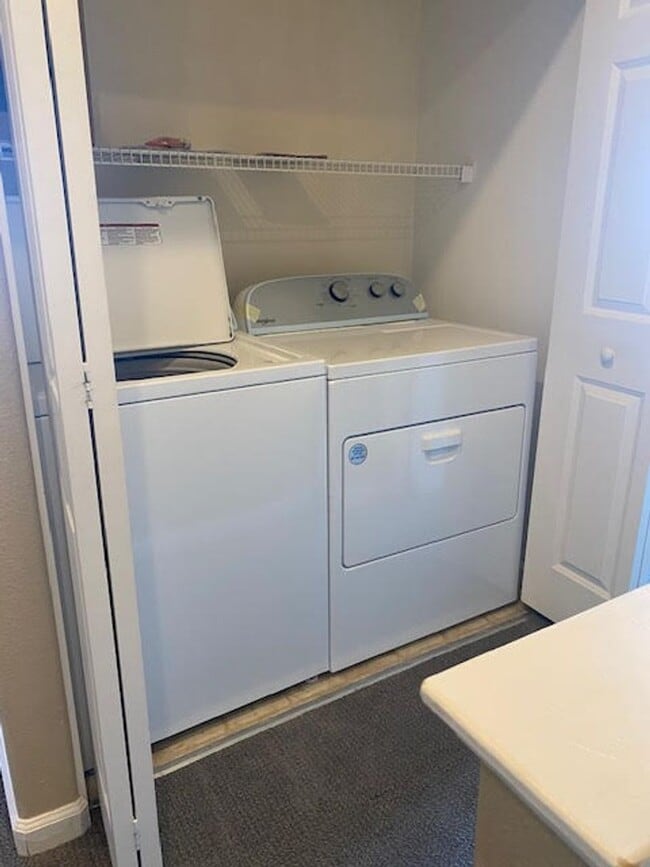 Building Photo - Condo in Reno Available for Rent
