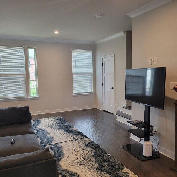 Building Photo - 18109 Red Cedar Rd