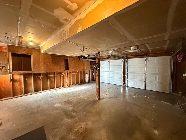 Building Photo - 5401 154th Ave NE