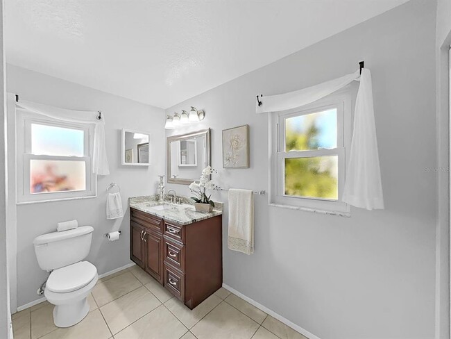 Building Photo - 878 Rustic Oaks Dr