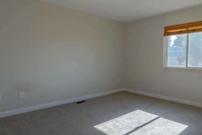 Building Photo - 7875 Chimney Terrace