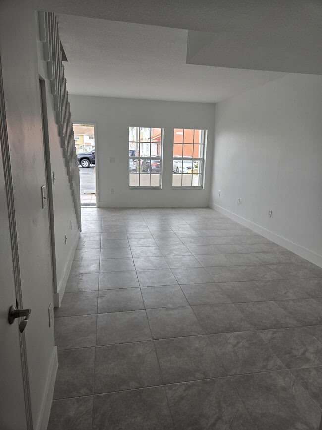 Building Photo - 209 NW 109th Ave