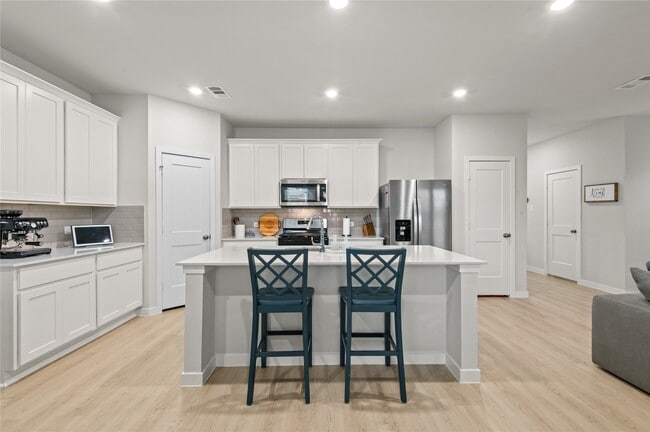 Building Photo - 123 Alset Dr