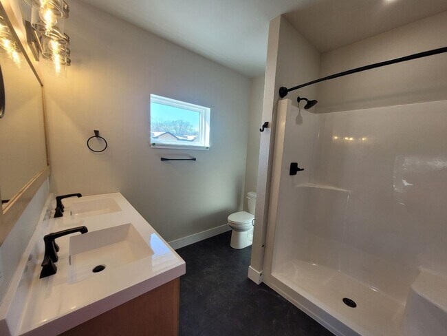 Building Photo - Cannery Crossing #2