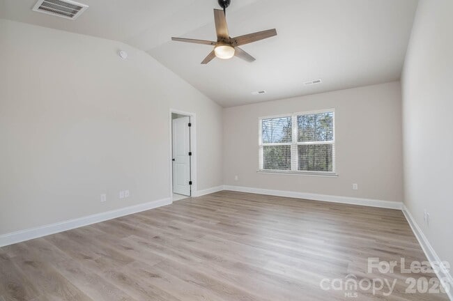 Building Photo - 2507 Lynbridge Dr