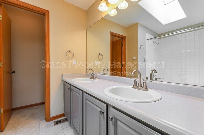 Building Photo - 2329 Alpha Ct