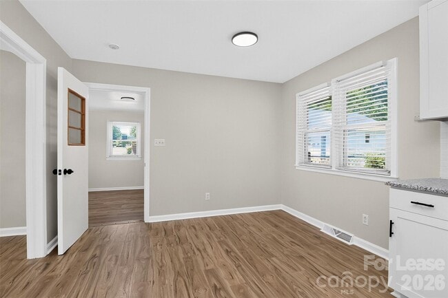 Building Photo - 6901 Ridge Ln Rd