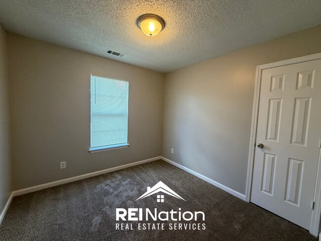 Building Photo - MILLINGTON GEM! 3BR/2BA w/ Vaulted Ceilings & Brick Fireplace | Fenced Yard!