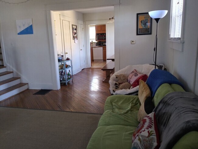 Interior Photo - 412 S. Ballantine